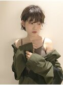 耳掛けショート×ニュアンスパーマ