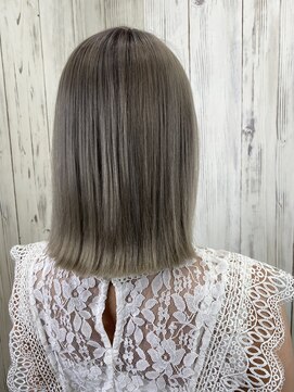 アンダーバーホワイト 京橋店(_WHITE) 切りっぱなしグレーデザインカラー