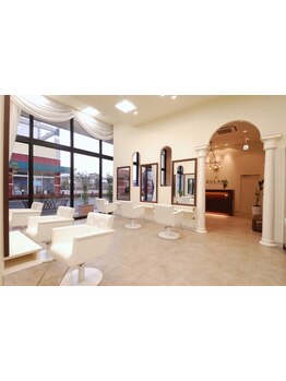 ヨーロピアンリゾート風の癒し空間で上質なサロンタイムをお過ごしください♪