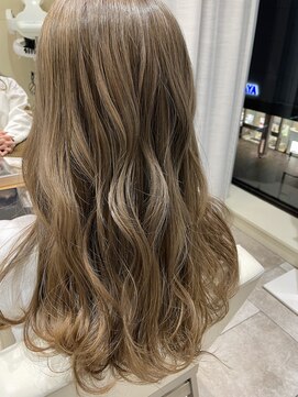 ヒアカアヴェダ 天神VIORO (Heaka AVEDA) ロングベージュ【20代/30代/40代/ハイライト】A