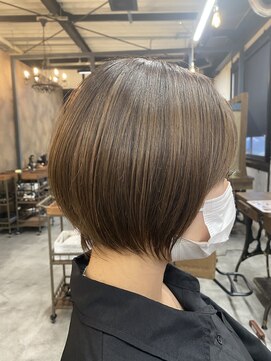 ベレッタ 枚方店(veretta.) 360度美人小顔ショート30代/40代/50代 担当:小林/透明感