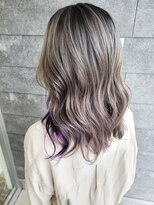 ゴットラトゥール(GOTTO LATOUR)&nbsp;ホワイトグレージュカラー外国人風ハイトーンインナーカラー