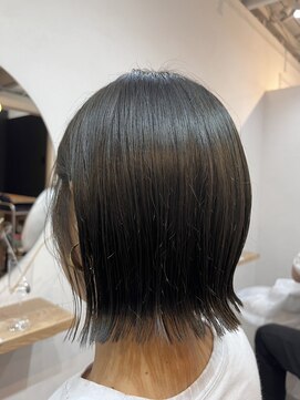 アイ 代々木公園(aye) 外ハネ×ネイビー