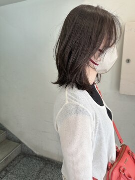 キャンバス バイ ネオリーブ 横浜西口(Canvas by neo.) くびれミディ 大人レイヤーカット ブリーチなし グレージュ 横浜