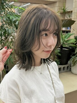 パークレーン アイス イヴェン(park lane ICI yeven) ブリーチなしカラー　オリーブベージュ　レイヤーボブ/momoka