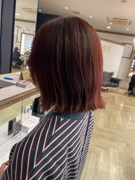 コワファースト 大分(COIFF1RST) チェリーレッド×外ハネ