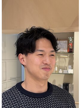 シアン 栄店(CYAN.) メンズアップバングパーマスタイル