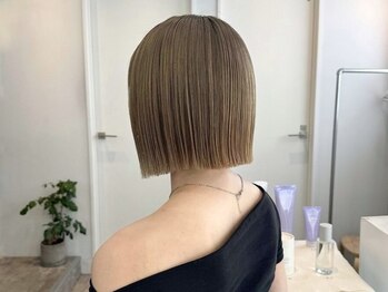 ロカ 表参道(loka)の写真/髪質やクセを計算した再現性の高いカット技術で綺麗なフォルムが続く＊周りと差が付くスタイルに。[表参道]