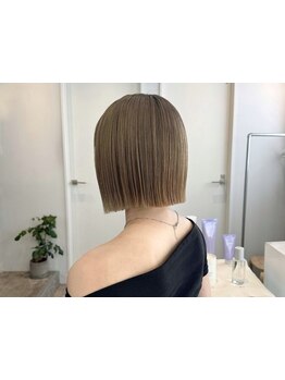 髪質やクセを計算した再現性の高いカット技術で綺麗なフォルムが続く＊周りと差が付くスタイルに。[表参道]