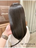 透明感グレージュ