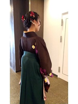 ブルーデイジー(BLUE DAISY)の写真/袴に合わせた卒業式のヘアセットのおまかせなら当店へ。崩れにくいもちの良さ☆