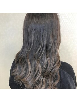 ヘアーアンドメイク ドレス(DRESS) ハイライトカラー  アッシュグレー