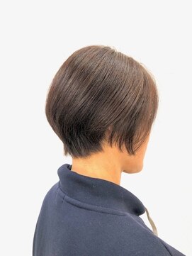 クオリス 上福岡店(QUALIS) 30代40代50代ナチュラルベージュ艶カラー/前下がり丸みショート