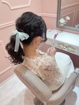 グルーヴ グルーヴ フェエリー(groove groove feerie) まおりんのウェーブポニーテール 新宿歌舞伎町ヘアセット