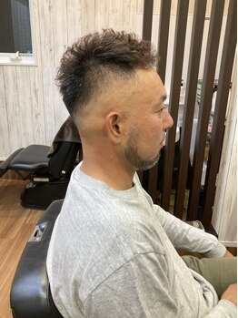 ライズヘアー(RISE HAIR)の写真/細かいところまで抜かりなく、プロの技術で洗練された大人の男に。髭・眉・ヘアをトータル提案します。