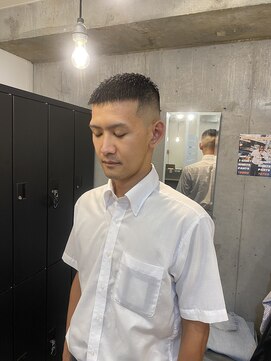 グッドプレイスアンドシング(Good Place&thing) メンズカット短髪フェードスキンフェードクロップバズカット