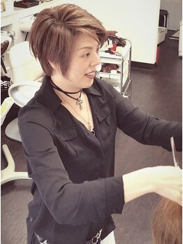 アトリエの写真/知識と経験豊富なスタイリストがマンツーマンで施術◎丁寧なカウンセリングで一人ひとりの要望を叶えます。