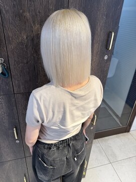 アジールヘア 池袋東口店(agir hair) 10代20代人気デザインカラーホワイトブロンドベージュ 池袋