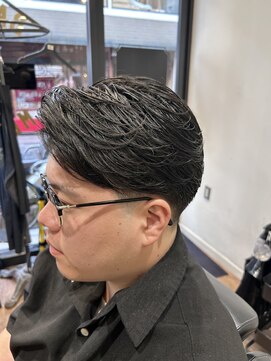 センターパート 〈高円寺〉〈バーバー〉〈理容室〉