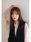 透け感あるシンプルロングヘア