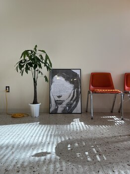 ルームズアンドルーツ(ROOMS&ROOTS)の写真/【居心地の良い空間に。】自宅でも職場でもない―。大人が集うサードプレイスをイメージしたサロン空間☆