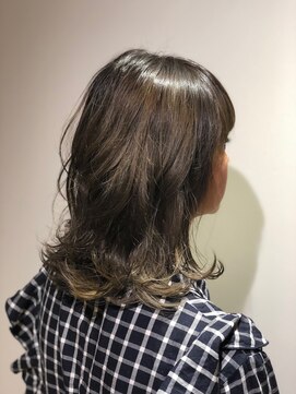 アッカ(ACCA) 外ハネミディアム