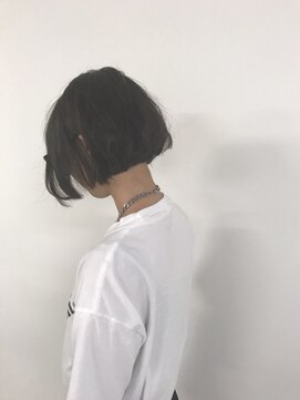 ジジ プラス デザイン(GIGI+design) ショートボブ