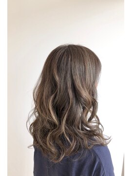 ヘアーデザイン ルネッタ(Hair Design Lunetta) ハイライト×ベイリーフブラウン