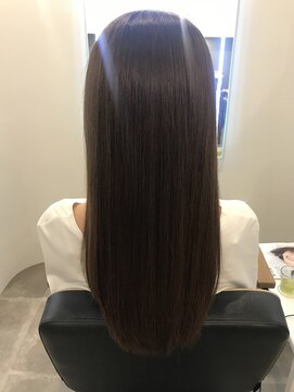 アールサロン アオヤマ(Rr SALON AOYAMA) プラチナミネコラ