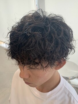 フィフス(fifth) コンマヘア　ツイストパーマ　ツーブロック　スパイラルパーマ