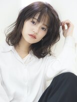 カナン 銀座(CANAAN)&nbsp;柔らかい印象のベージュカラーでエアリーミディーにぴったり