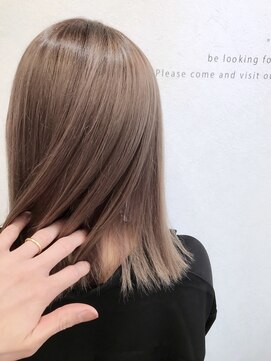 リーコ(Ricco.) ベージュカラー