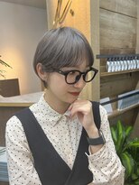 ビュー フクオカ(VIEW FUKUOKA)&nbsp;美髪にオトナかわいいホワイトグレージュネビージュショートボブ