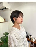 大人可愛いダークブラウン耳掛け小顔マッシュショートボブ