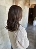 オリーブベージュ