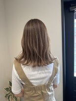 ラヴィン(LOVIN’)&nbsp;白髪ぼかしハイライト/ベージュ/ミディアムボブ