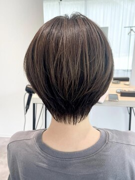 ストフ(stof) ハンサムショート/大人ショート/前下がりショートショートカット