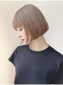 ショート ボブ ミニボブ ブリーチカラー ミルクティーベージュ