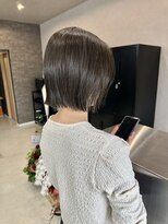 カサネ(kasane)&nbsp;透明感オリーブカラー切りっぱなしボブ10代20代30代40代おすすめ