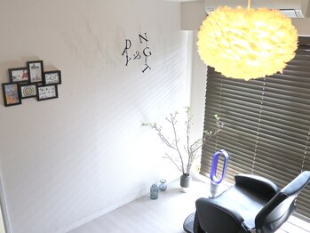デイアンドナイト 天神大名本店(Day&Night)の写真/半個室＆癒しの空間は『あなただけの隠れ家サロン♪』シャンプー台も最新モデルにリニューアル★天神/大名