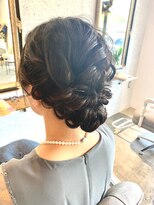 ナブラ(NABLA)&nbsp;ふんわり　お呼ばれヘア　結婚式アップ