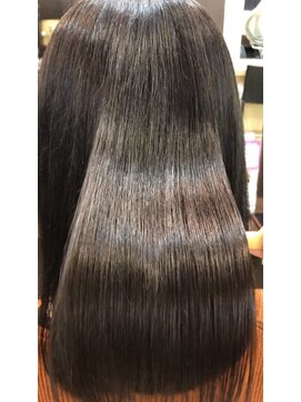 ミリュウ(Milieu) 癖を伸ばして綺麗な髪に