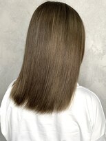 セシルヘアー(CECIL hair) ブリーチでしか出ない透明感グレーベージュカラー
