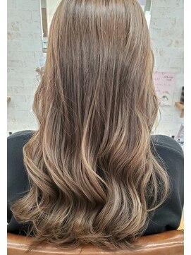 エイムヘアメイク 舟入店 ブリーチなしで作るベージュカラー