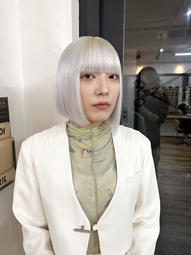 ヤド 原宿(YADO) white × asymmetry bob