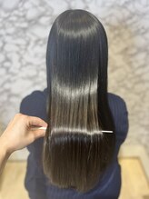 Q1.ブリーチをしてても縮毛矯正やパーマはかけられますか?