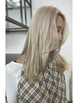 リタブランシェ(Lita branche) ホワイトベージュカラー×レイヤー