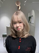 ムーム(Momb)&nbsp;2ブリーチホワイト系カラー