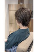 大人の白髪ぼかしハイライトショート