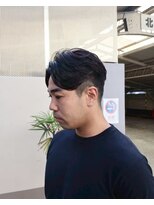 シーンバイラッド ヘルム(SCENE by RAD helm) ビジネス対応清潔感抜群のセンターパートツーブロック